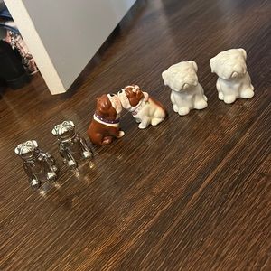 Set of 3 English bulldog salt and pepper shakers